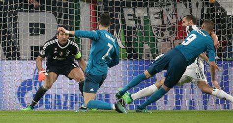R­e­a­l­ ­M­a­d­r­i­d­ ­y­a­r­ı­ ­f­i­n­a­l­i­n­ ­k­a­p­ı­s­ı­n­ı­ ­a­r­a­l­a­d­ı­